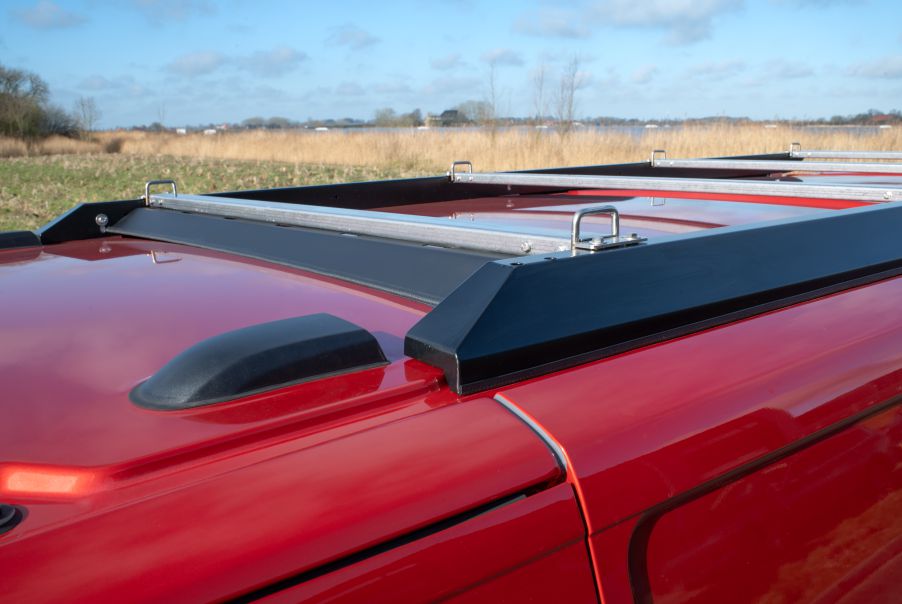 Roofrail Ford (E-)Custom ('24>) L2, WB 3500 +4 dwarsliggers incl. montage