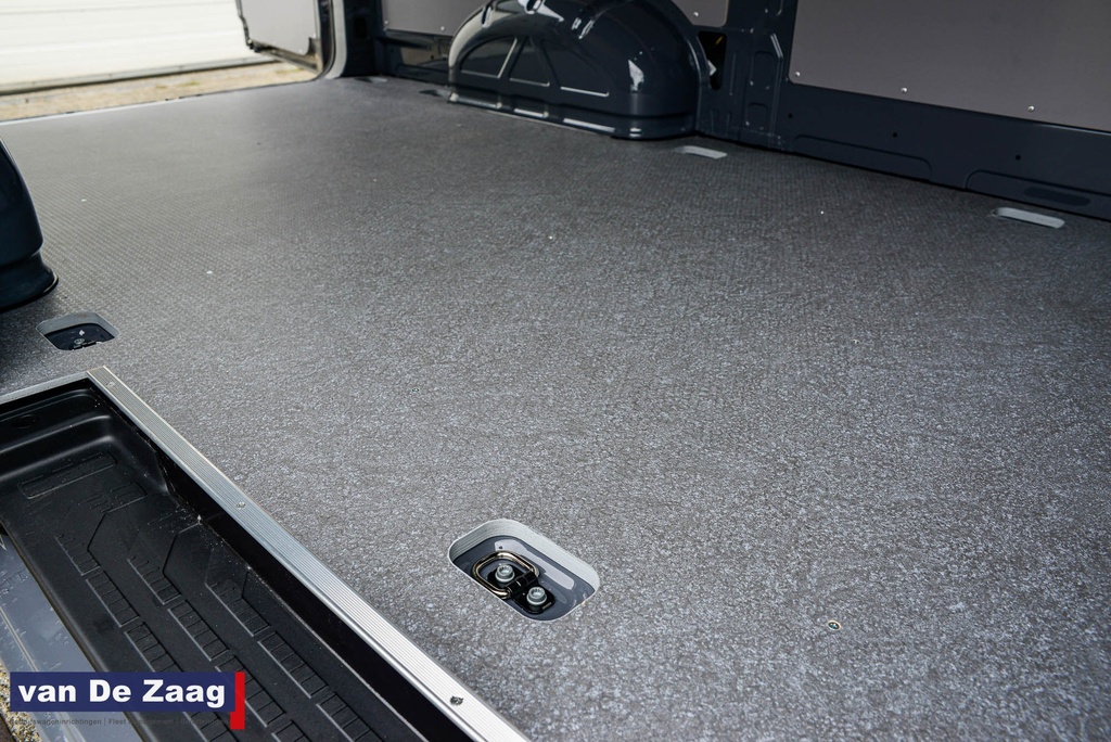 Origineel sjoroog in de vloer uitgefreesd